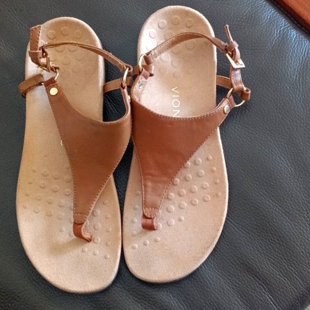 Vionic Brown Leather Toe-Ring Sandals - Women's Comfort Sandals